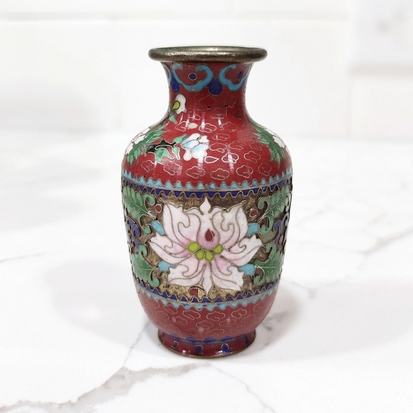 Small vintage flower design cloisonne vase with raised cloisonne section